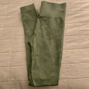 💚Gymshark camo leggings - small 💚